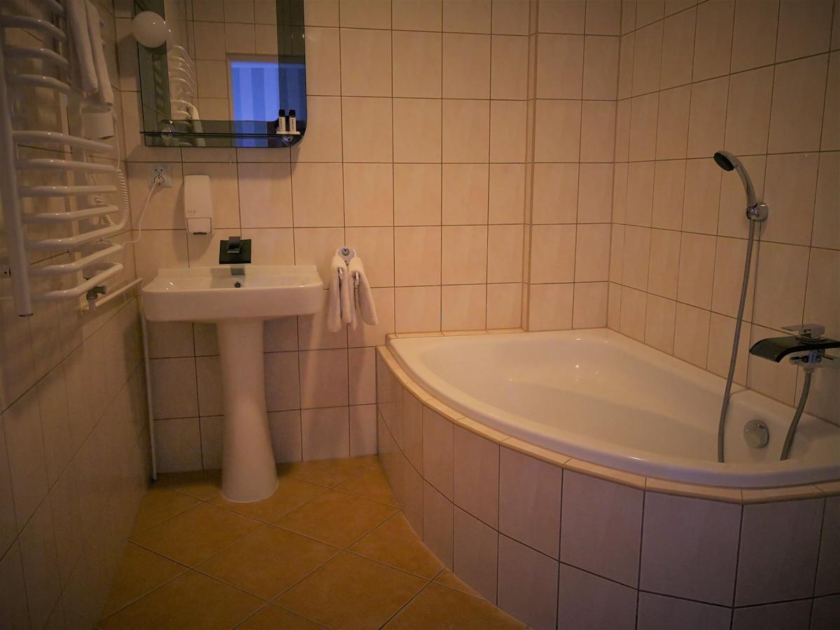 Babilon Krzeszow Aparthotel Krzeszow  Ngoại thất bức ảnh